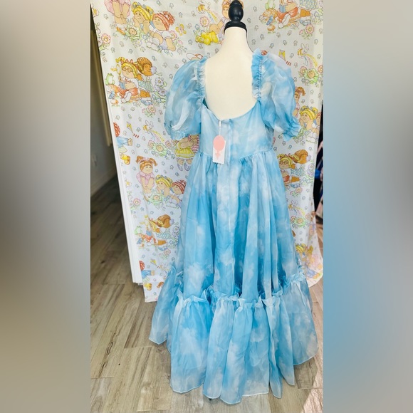 Selkie Head in the Clouds Ritz Gown - Picture 3 of 7